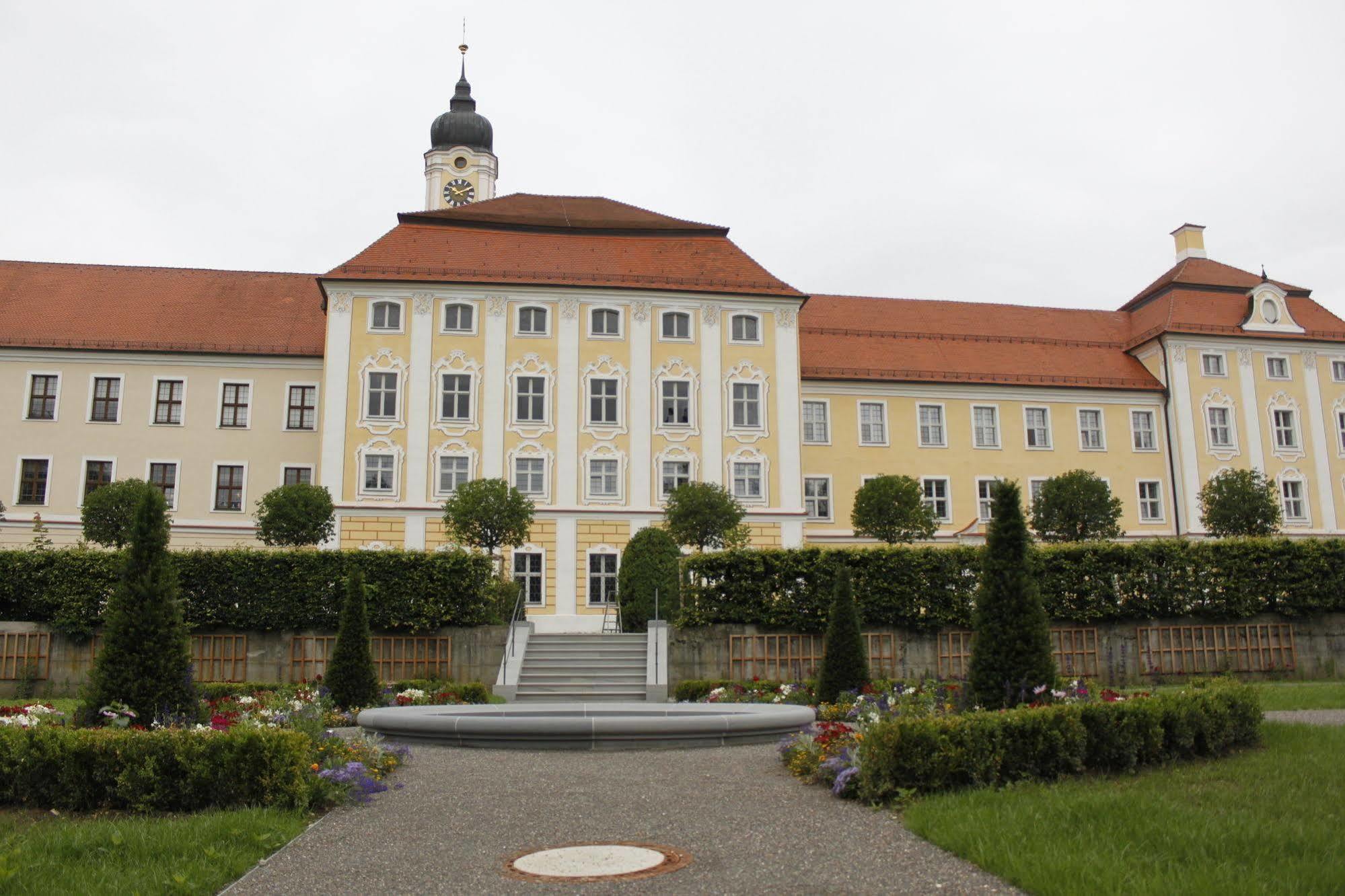 Klostergasthof Roggenburg Ngoại thất bức ảnh